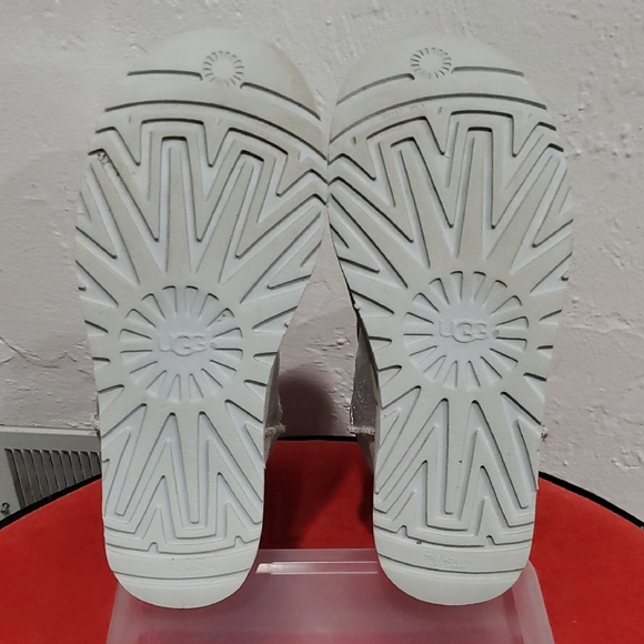 UGG Patchwork Boots In Silver and Gray Size 7 - Picture 11 of 13